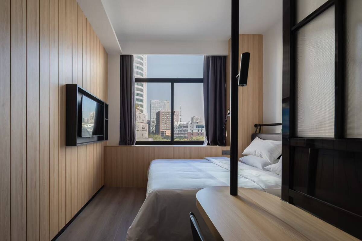 Deluxe Double Room | Free WiFi