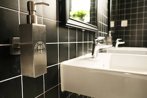 Living area - Lijiang Desti Youth Park Hostel (Lijiang)