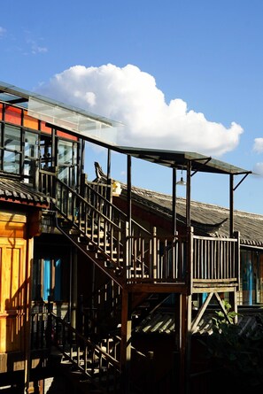 Front of property - Lijiang Desti Youth Park Hostel (Lijiang)