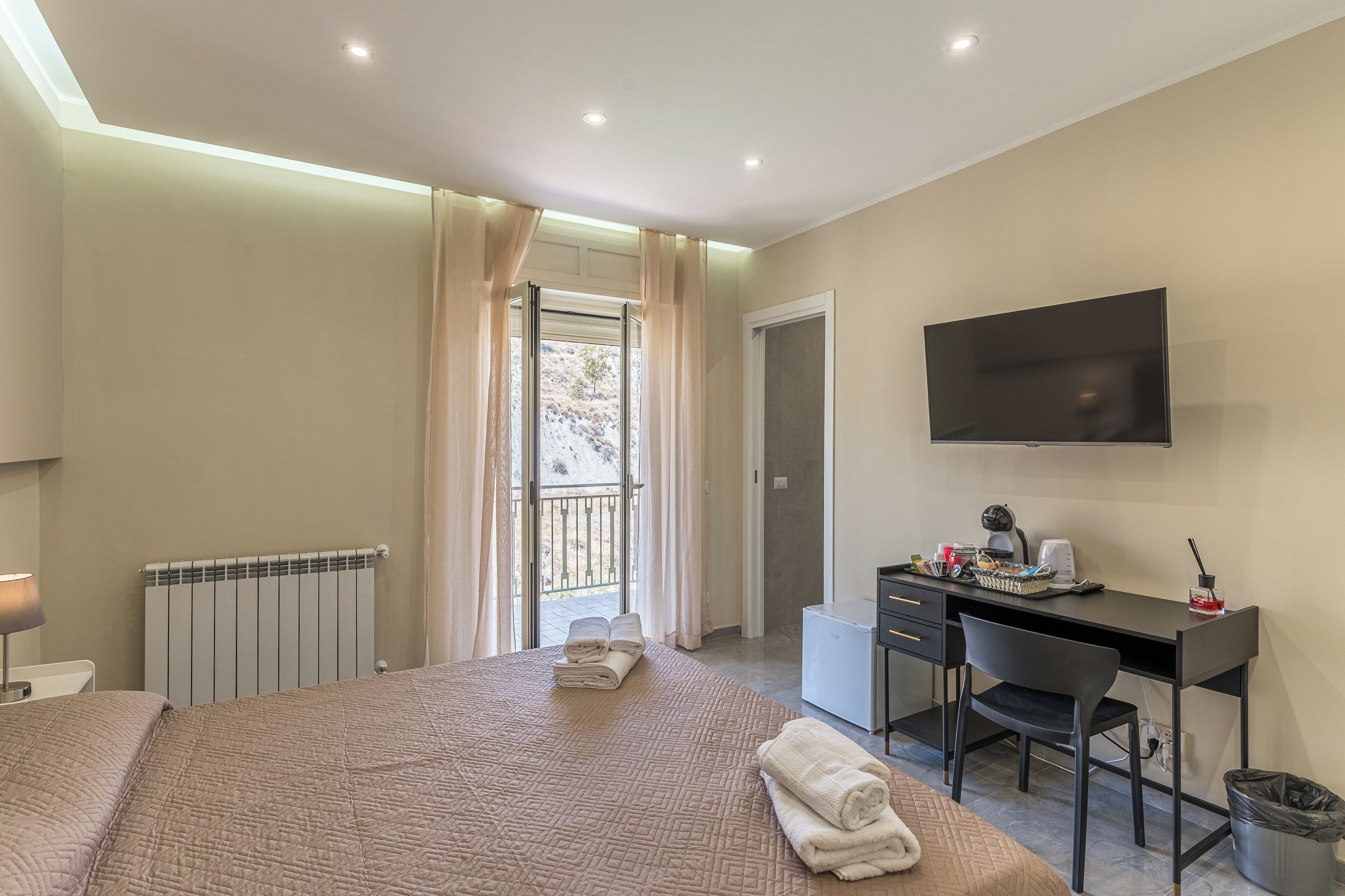 Bügeleisen/Bügelbrett, WLAN, Bettwäsche