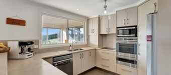 Coralie Park Farm Stay - Central location.