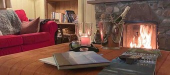 Stunning Highland lodge in exceptionally scenic surroundings with full amenities