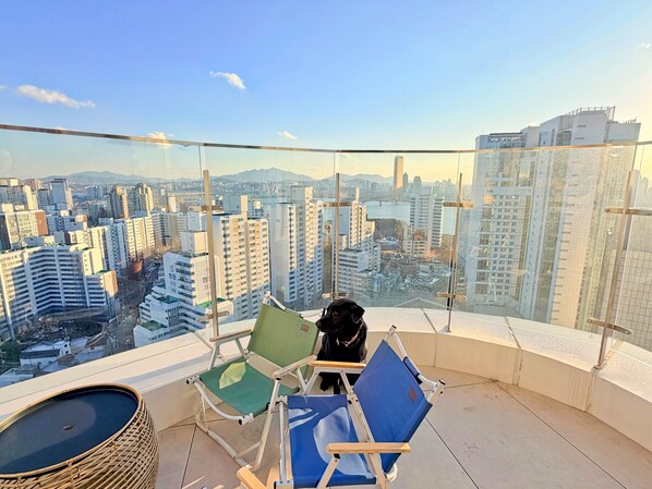 المنطقة المحيطة بالمنشأة