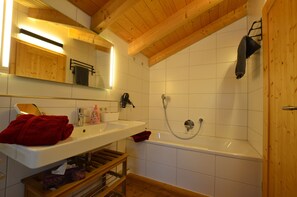 Hair dryer - Detached vacation home in Via Claudia vacation village with fireplace, balcony and terrace (Lechbruck am See)
