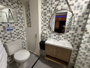 Hair dryer, towels, soap, toilet paper - VERDITO HOUSE (Rio de Janeiro)