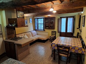 Interior - Corte Pincione - Casa Vacanza (Montecarlo)