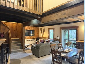 Fernseher, Kamin