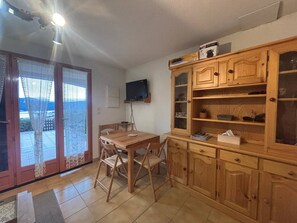Dining - Charming apartment in Les Angles with lake view terrace (Les Angles)