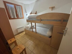 Room - Charming apartment in Les Angles with lake view terrace (Les Angles)