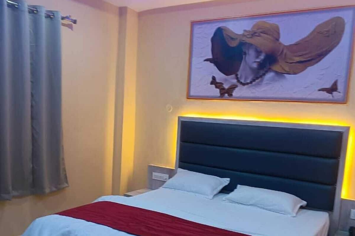 Deluxe Room | Rollaway beds, free WiFi, bed sheets