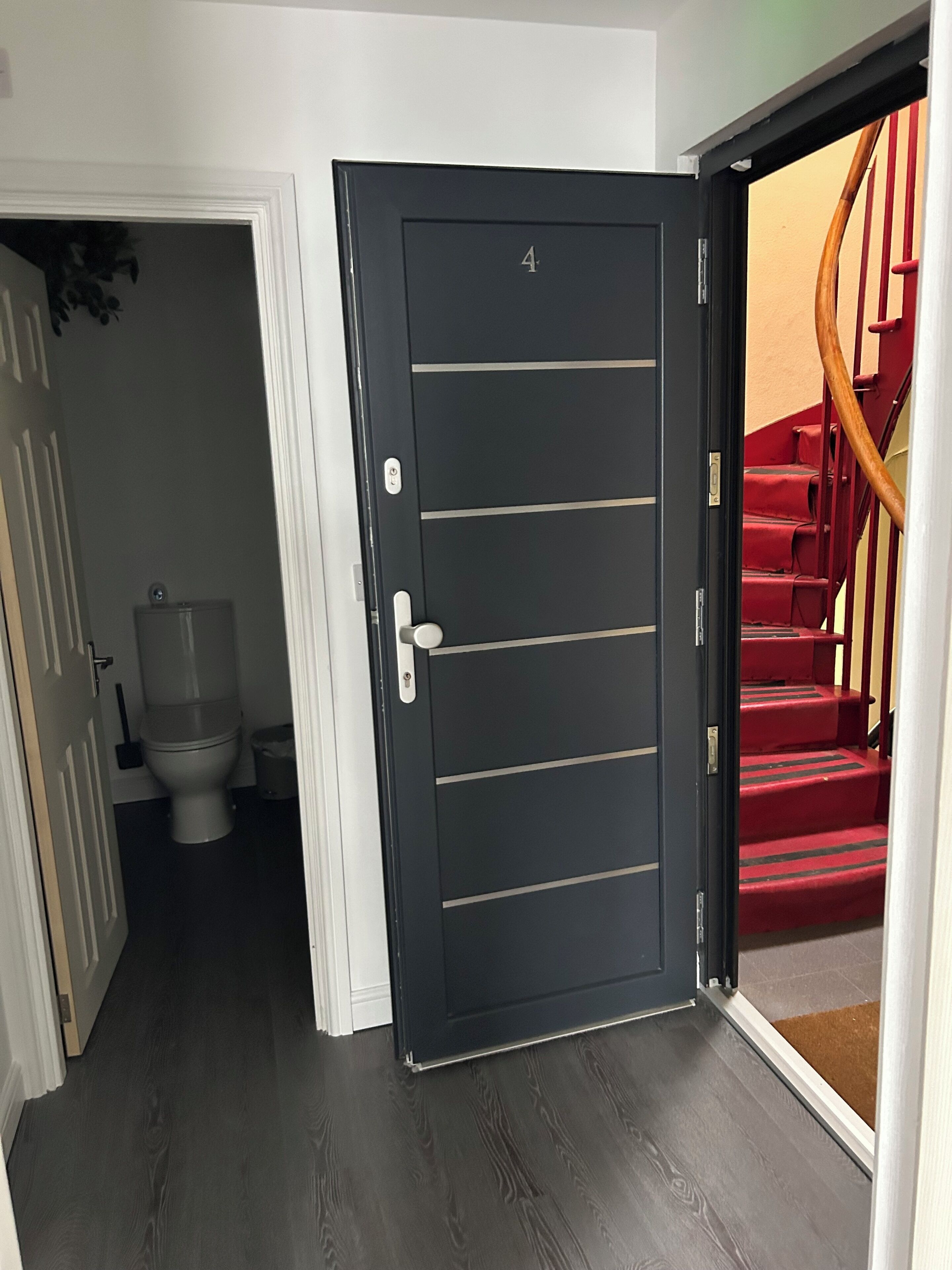 المنشأة من الداخل