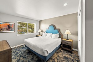 3 makuuhuonetta, silitysrauta/-lauta, Wi-Fi, vuodevaatteet