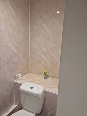 Shared Dormitory, 1 Bedroom | Bathroom - Room-private Room, Closer to Train Stati (Aldershot)