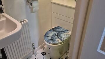 Shared Dormitory, 1 Bedroom, City View | Bathroom