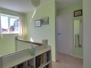 Shared Dormitory, 3 Bedrooms, City View | Interior