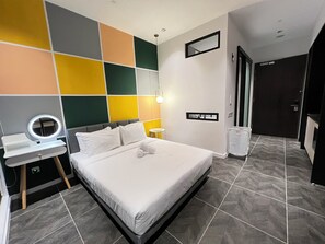 Iron/ironing board, free WiFi - SCARLETZ SUITES KLCC BY LLP (Kuala Lumpur)