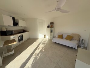 Living area - 🌟 Premium studio with terrace - Sea & mountain view - Ajaccio (periphery) (Cuttoli corticchiato)