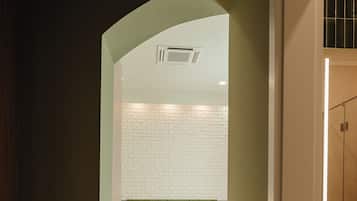 ๋๋ญ์ค ๋๋ธ๋ฃธ | ์ฑ
์, ๋ฌด๋ฃ WiFi