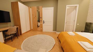 Superior-herbergi fyrir þrjá | Skrifborð, ókeypis þráðlaus nettenging