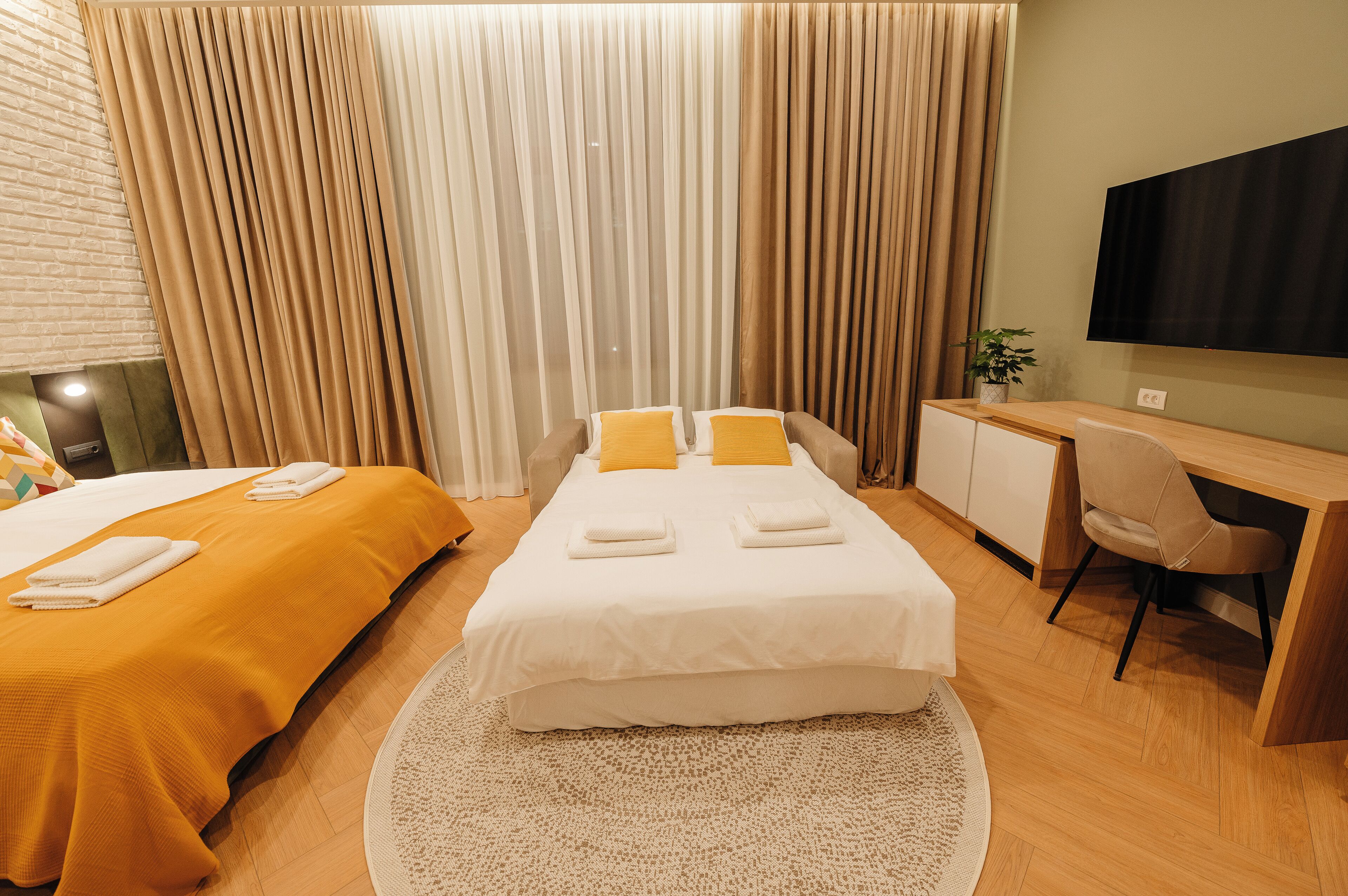 Superior-Dreibettzimmer | Schreibtisch, kostenloses WLAN