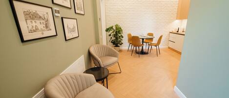 Área de estar no saguão