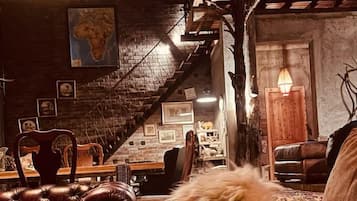 Luxury House, 5 Bedrooms, Kitchen, Mountain View | Living area