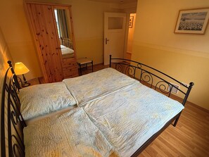 Ferros/tábuas de passar roupa, berço de viagem, Wi-Fi de cortesia