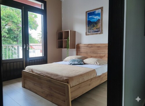 ALL ON FOOT! T3 Luxury - 6 pers. Secure parking - Fibre - 15min St-pierre/plage!