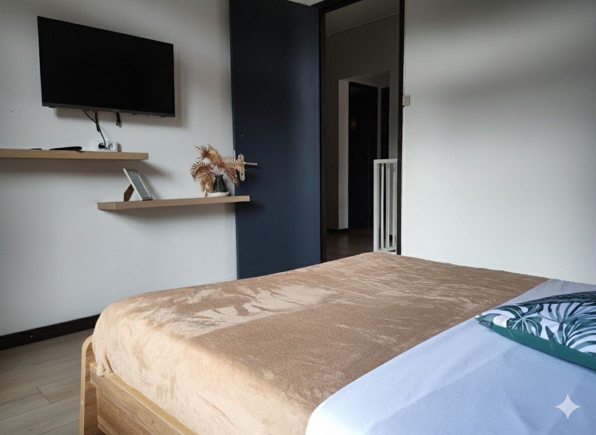 Iron/ironing board, WiFi, bed sheets