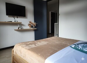 Iron/ironing board, WiFi, bed sheets - ALL ON FOOT! T3 Luxury - 6 pers. Secure parking - Fibre - 15min St-pierre/plage! (Saint-Louis)