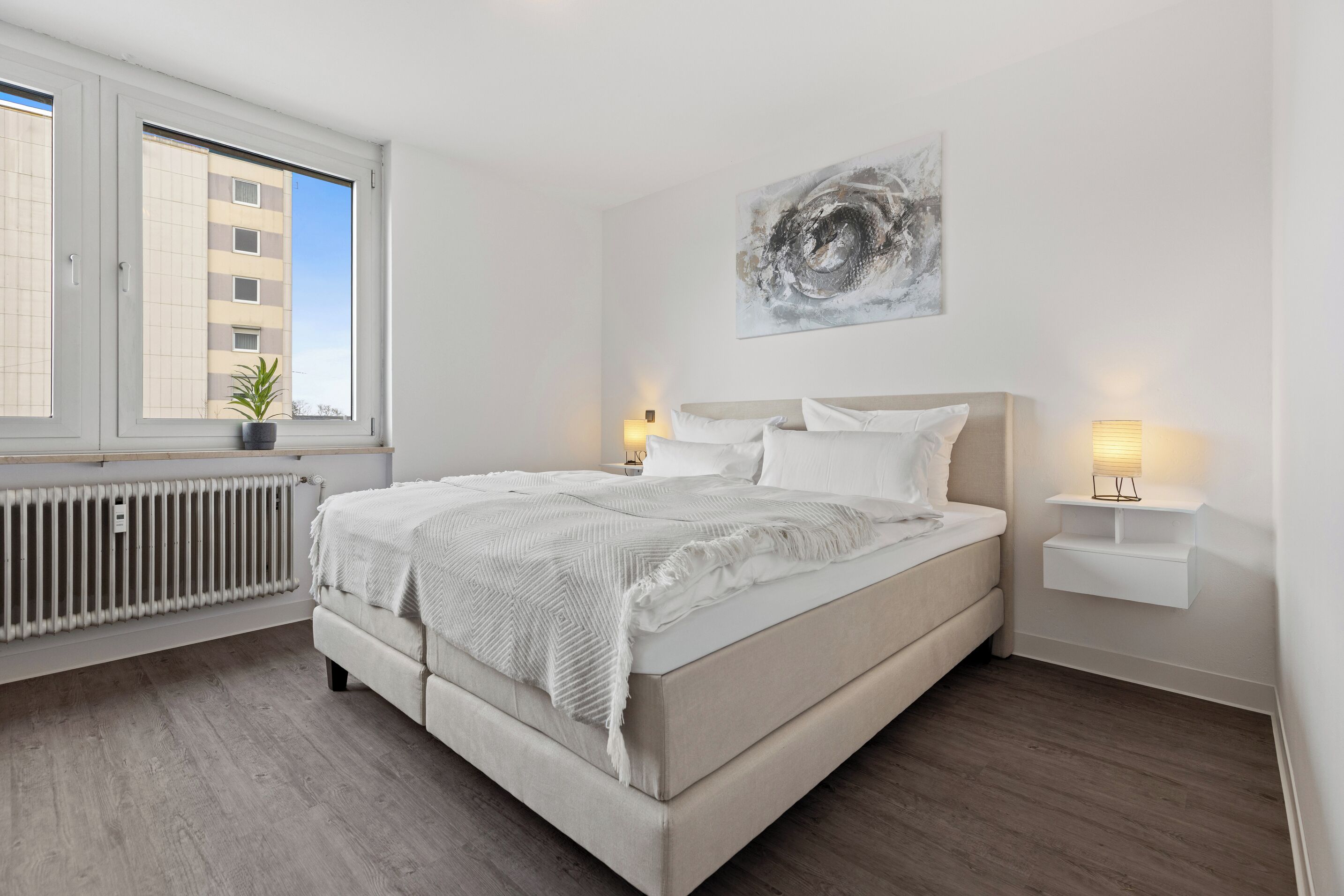 Bügeleisen/Bügelbrett, Internetzugang, Bettwäsche