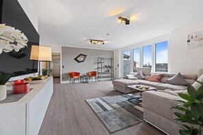 Living area - Primero Relax-Home ‘B’ I 102 sqm terrace balcony lift 6P. I A8-Fuggerei (Augsburg)