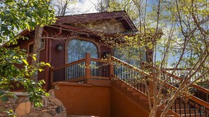 Exterior - Romantic Views- Ultimate Mountain Views, Romance, King Suite (Gatlinburg)