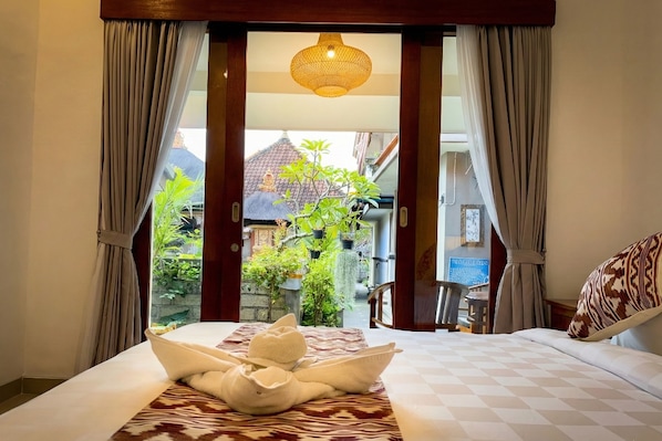 Kahden hengen superior-huone, näköala puutarhaan | Työpöytä, ilmainen Wi-Fi