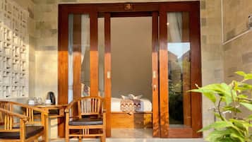 Kahden hengen superior-huone, näköala puutarhaan | Terassi/patio