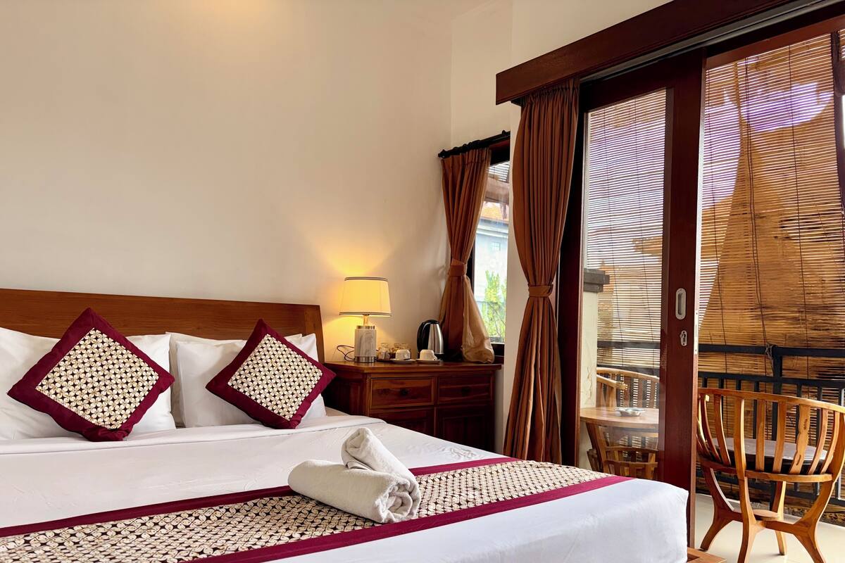 Standard Double Room, City View | Desk, free WiFi