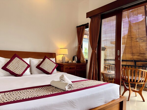 Standard-Doppelzimmer, Stadtblick | Schreibtisch, kostenloses WLAN