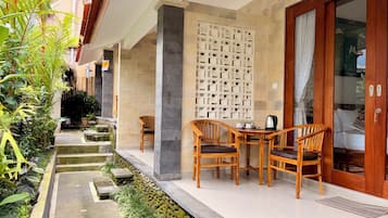 Superior Double Room, Garden View | Terrace/patio