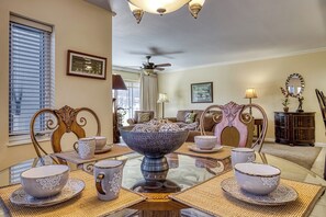 Dining - Ground Floor Condo | Golf Course Views | NO Stairs | Free Dollywood Tickets (Pigeon Forge)