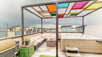 House (4 Bedrooms) | Front of property