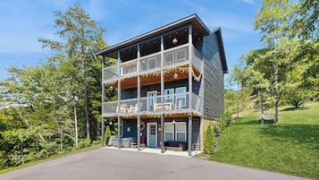 House (3 Bedrooms) | Front of property