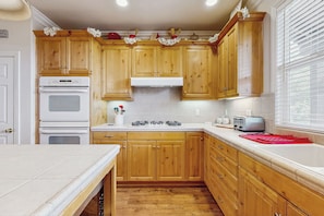 House (4 Bedrooms) | Interior - Walk to Lake Arrowhead! Family Home w/ Games (Lake Arrowhead)