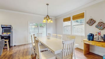 House (4 Bedrooms) | Interior