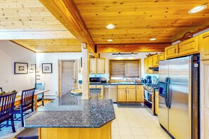 House (3 Bedrooms) | Interior