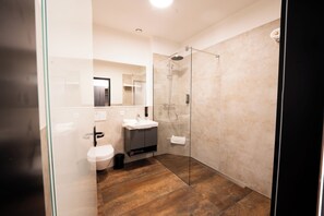 Bathroom - PEN Smart Hotel (Tuerkheim)