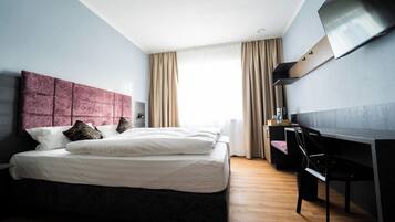 Caja de seguridad en la habitación y escritorio