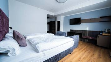 Caja de seguridad en la habitación y escritorio