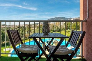 Outdoor dining - Jupiter 425 Suites - Panoramic views and comfort (Benalmádena)