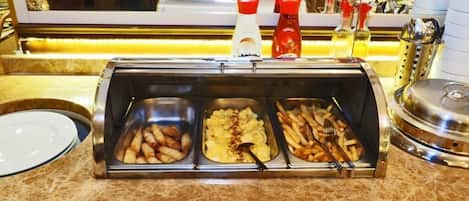 Free daily buffet breakfast