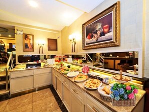 Free daily buffet breakfast  - ELYSİON HOTEL (İstanbul)